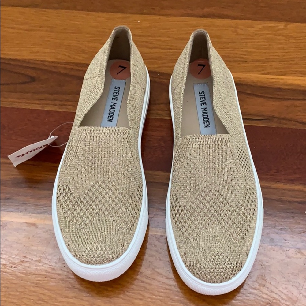 NWT STEVE MADDEN  SHOES SZ 7